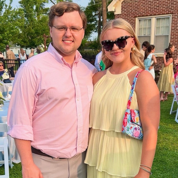 Meet your Posher, Lillian - Picture 1 of 4